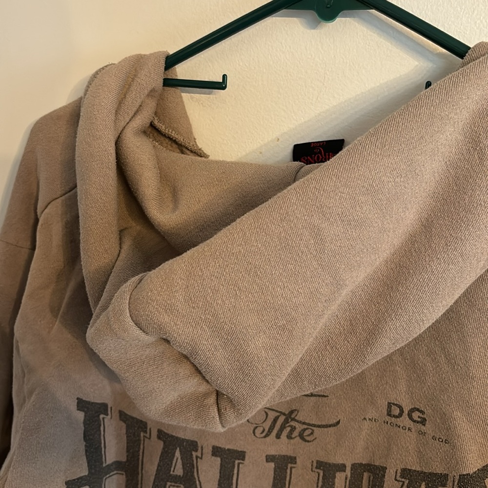 ⭐️2/$10 - zip up - Picture 5 of 8